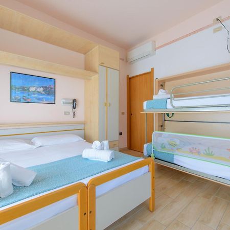 Hotel Colorado Rimini Ngoại thất bức ảnh